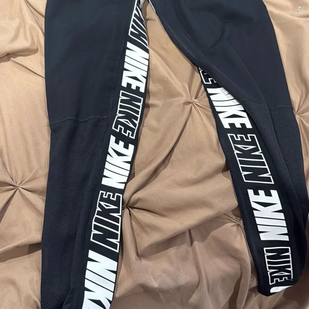 Nike Pro black